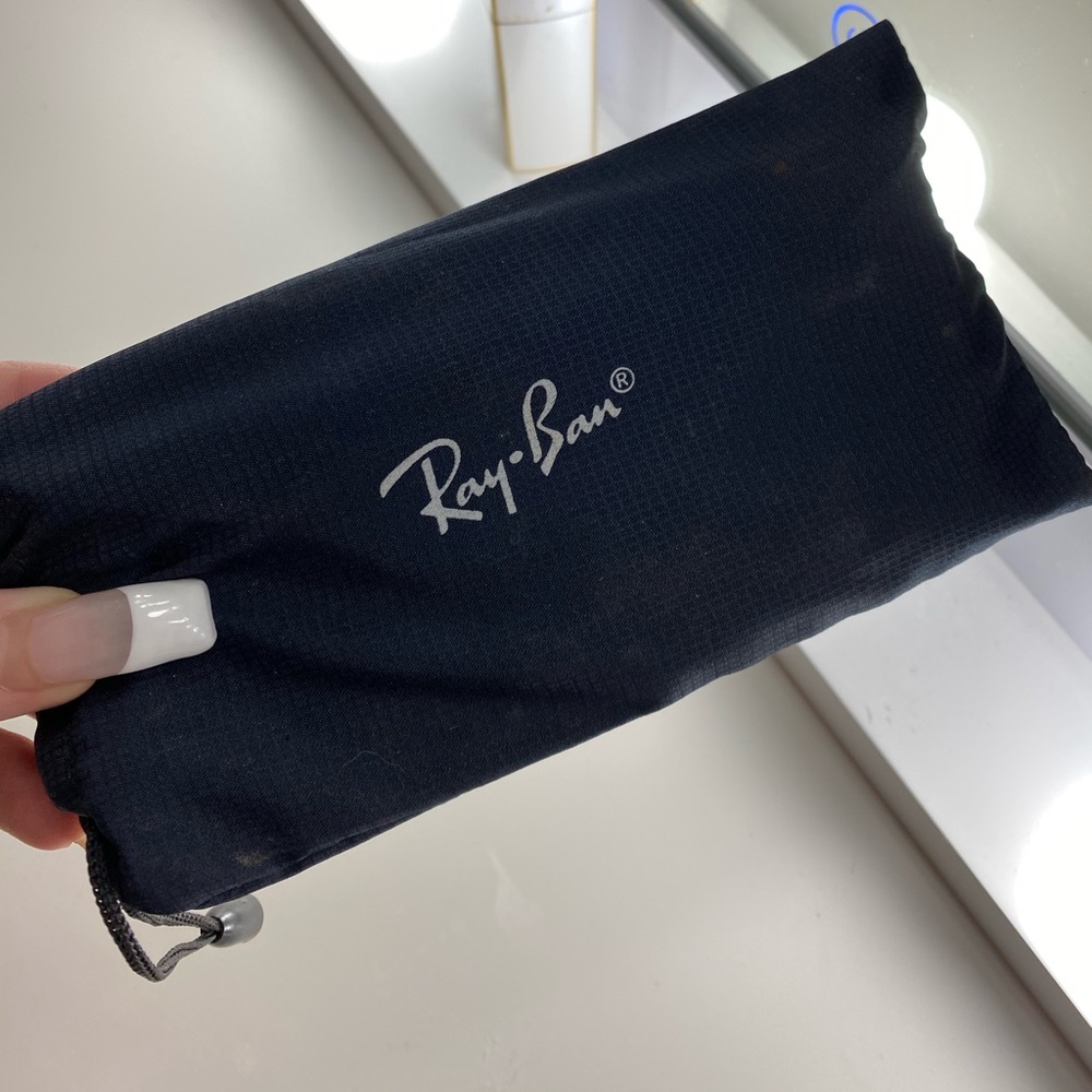 Ray-Ban Sunglasses. Used- NEW CONDITION